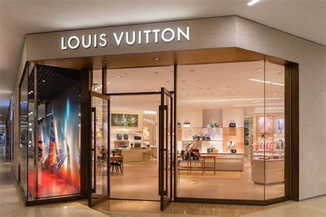 There is a Louis Vuitton shop here. .